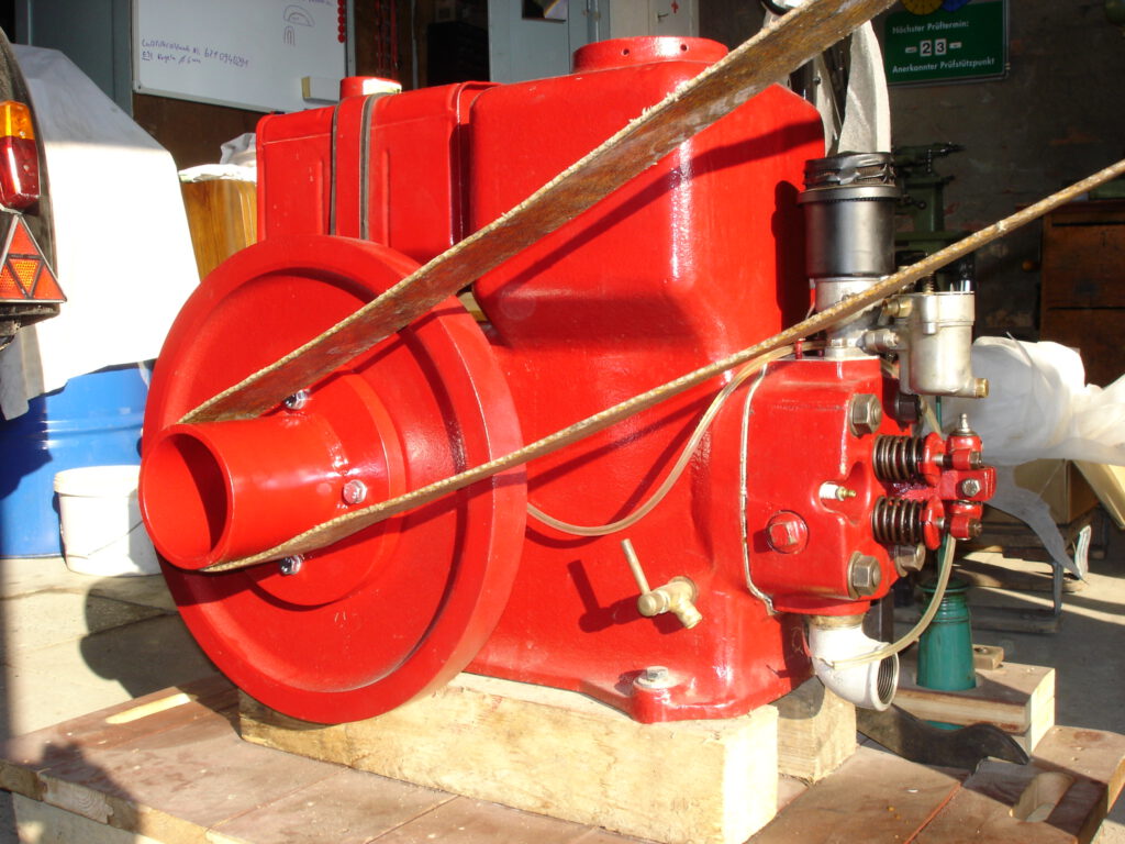 Alter roter Motor "Deutz MAH 711"